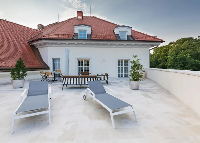 Palace Art Szálloda 4*