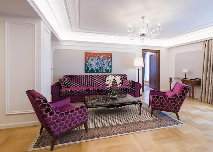 Palace Art Szálloda 4*